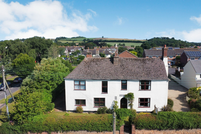 6 bedroom semi-detached house for sale