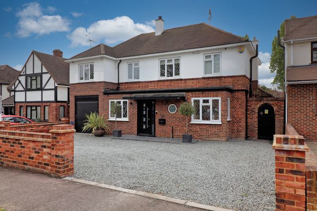 Ayloffs Walk, Hornchurch, RM11 4 bed detached house for sale