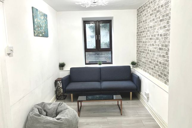 3 bed flat