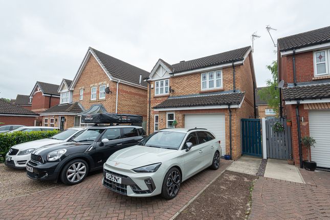 Coniston Drive, Doncaster DN4 3 bed detached house for sale