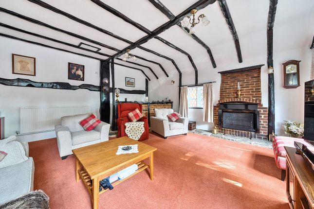 Poles Lane, Crawley RH11 5 bed detached house for sale