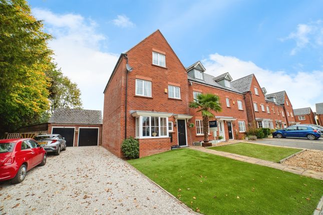 4 bedroom end of terrace house for sale