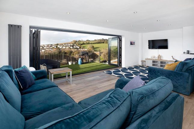 Admirals Walk, Teignmouth, TQ14 4 bed semi