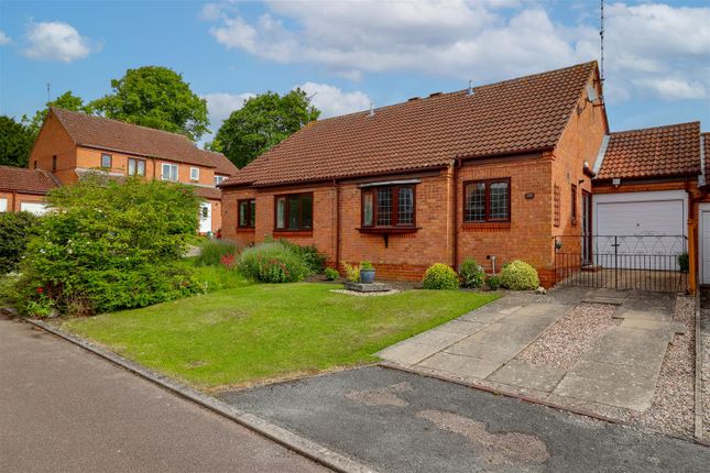 Semi-detached bungalow for sale