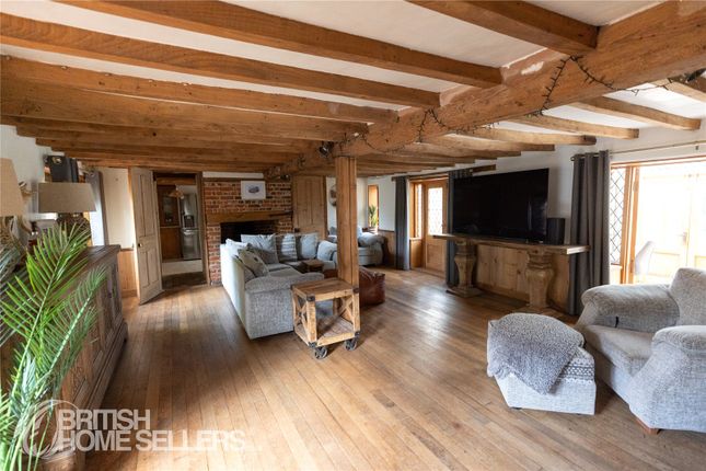 5 bedroom semi-detached house for sale