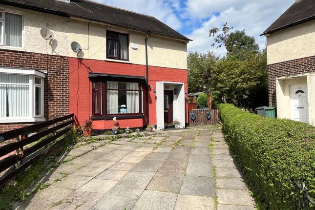 Glenmore Grove, Dukinfield SK16 3 bed semi