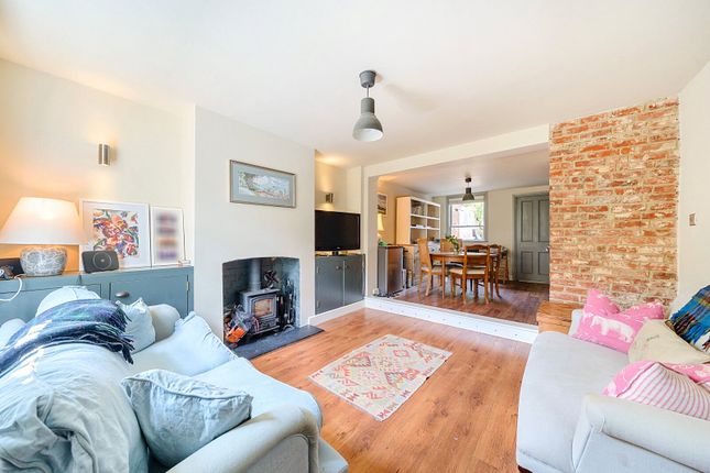 Guildford Road, Farnham, GU9 2 bed terraced house for sale