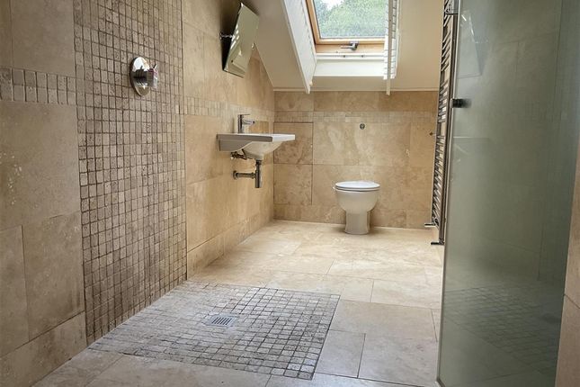 3 bed detached house