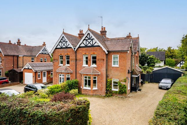 Tandridge Lane, Lingfield, RH7 3 bed semi