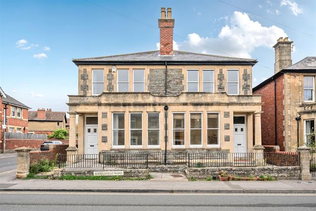 Marshfield Road, Chippenham 2 bed flat for sale