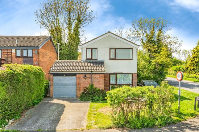 Mallows Drive, Wellingborough NN9 3 bed detached house for sale