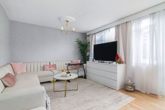 Marden Square, London SE16 3 bed flat for sale