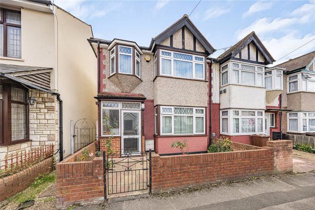 Victoria Avenue, Hounslow 3 bed end of terrace house for sale