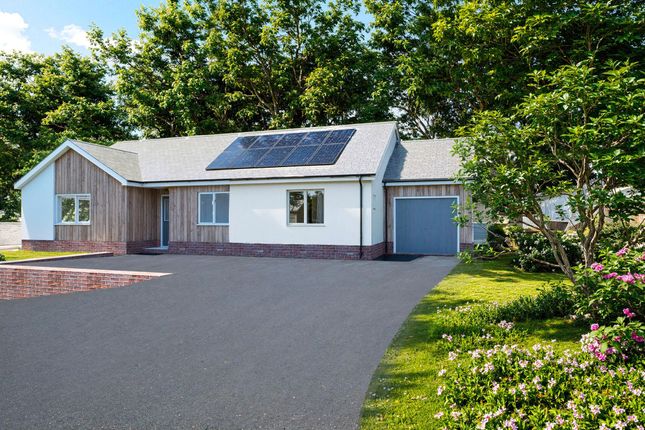Dunheved Road, Launceston, Cornwall... 3 bed bungalow for sale