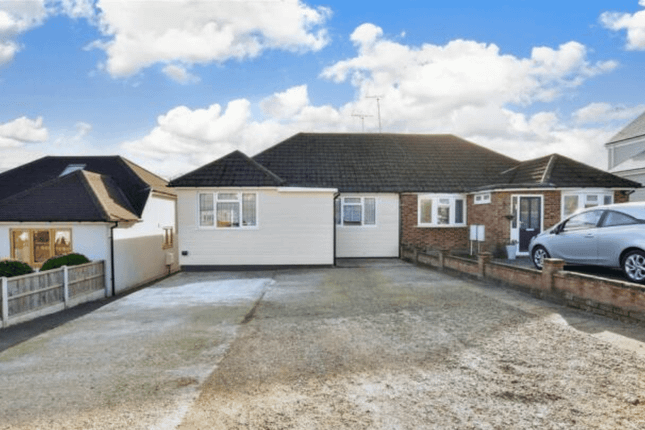 Hillside Road, Billericay CM11 5 bed semi