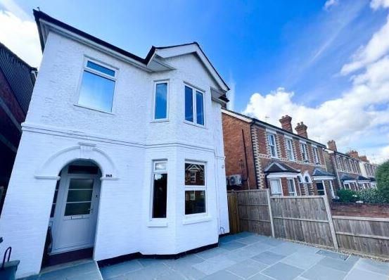 Gordon Avenue, Camberley GU15 4 bed house for sale