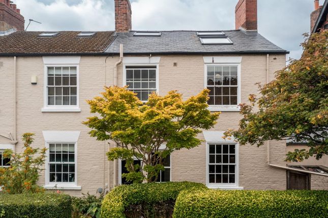 Potternewton Lane, Leeds LS7 4 bed end of terrace house for sale