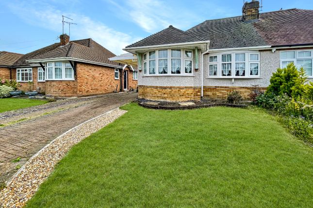 Sibley Close, Luton, Bedfordshire... 2 bed semi