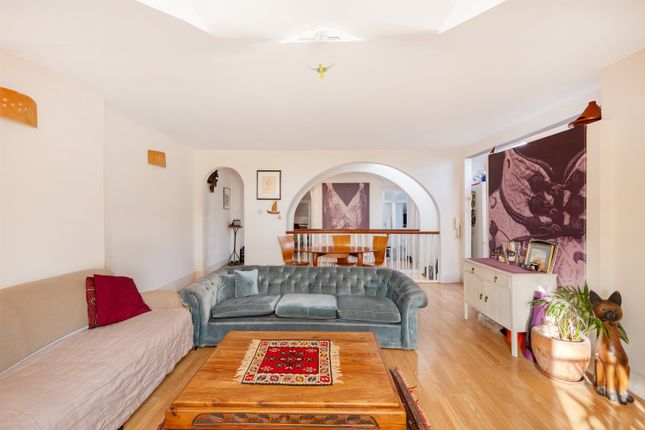 Belsize Avenue, Belsize Village... 3 bed flat for sale