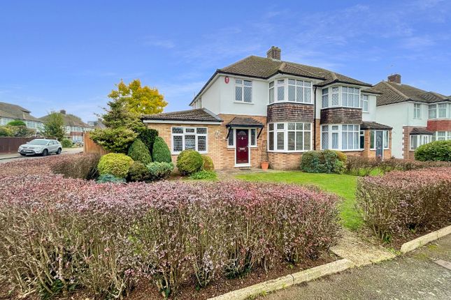 Swifts Green Road, Luton... 3 bed semi