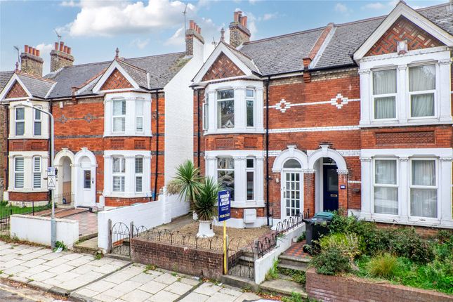 The Avenue, Gravesend, Kent, DA11 4 bed end of terrace house for sale
