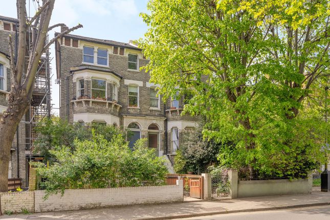 5 bedroom semi-detached house for sale
