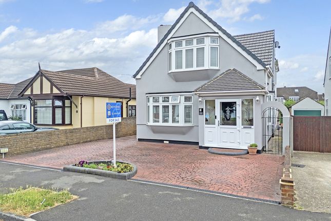 Clyde Way, Romford, RM1 3 bed detached house for sale