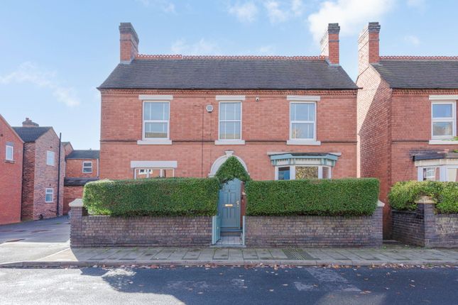 Broad Street, Cannock WS11 3 bed detached house for sale