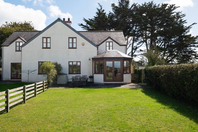 Puffin Cottage, Rock Road, PL27 3 bed semi