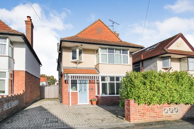 Fellows Road, Farnborough GU14 4 bed detached house for sale
