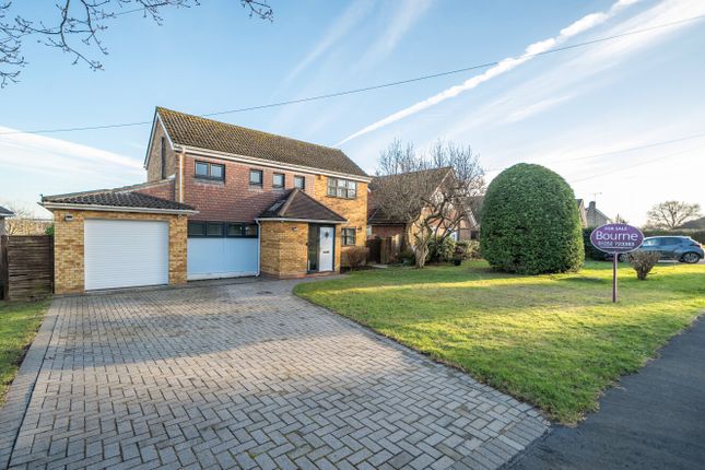 Oakland Avenue, Farnham, Surrey, GU9 3 bed detached house for sale