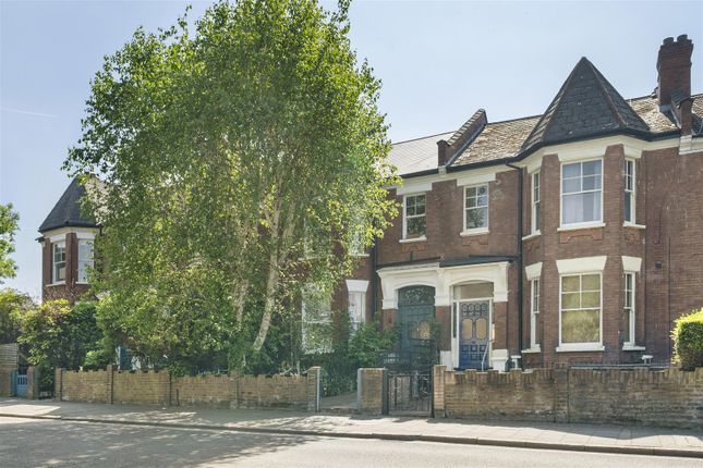 Manor Road, Stoke Newington, N16 2 bed flat for sale