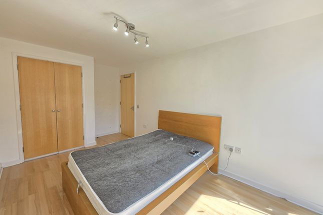 Kenley Avenue, Colindale, NW9 2 bed flat for sale