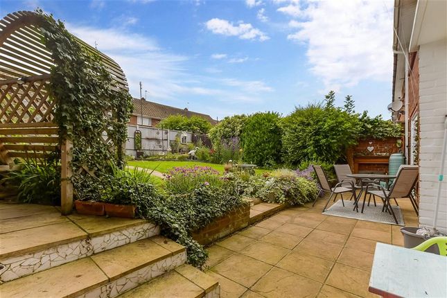 3 bed end terrace house