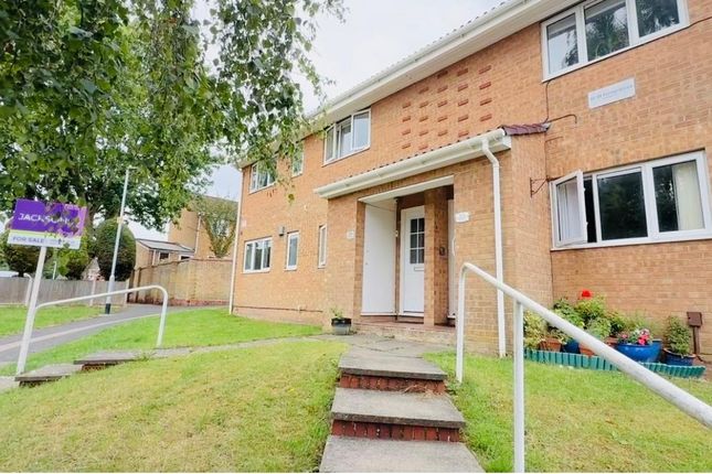 Ferrier Close, Rainham 1 bed maisonette for sale