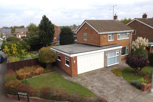 Jillifer Road, Luton, Bedfordshire, LU4 3 bed detached house for sale