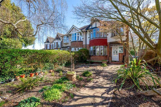 Park Crescent, Erith, Kent, DA8 3 bed semi