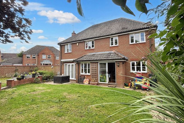 5 bed detached house