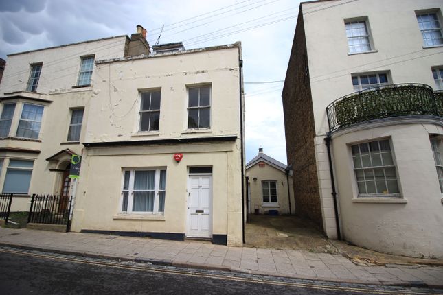 Effingham Street, Ramsgate, Kent, CT11 5 bed semi