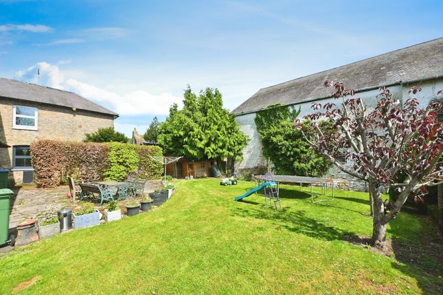6 bedroom semi-detached house for sale