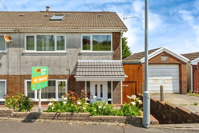 4 bedroom semi-detached house for sale