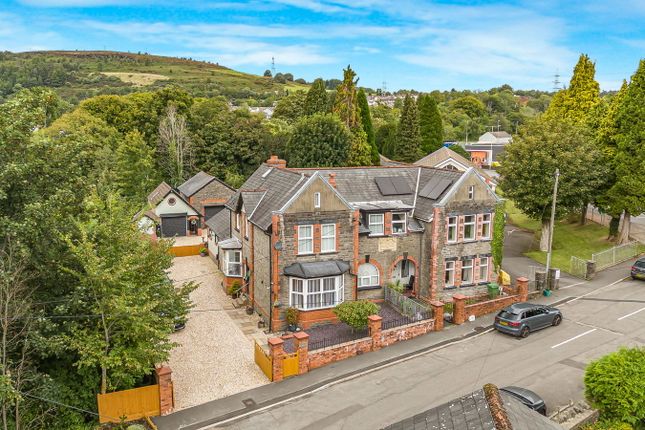 Martins Terrace, Mountain Ash CF45 4 bed semi