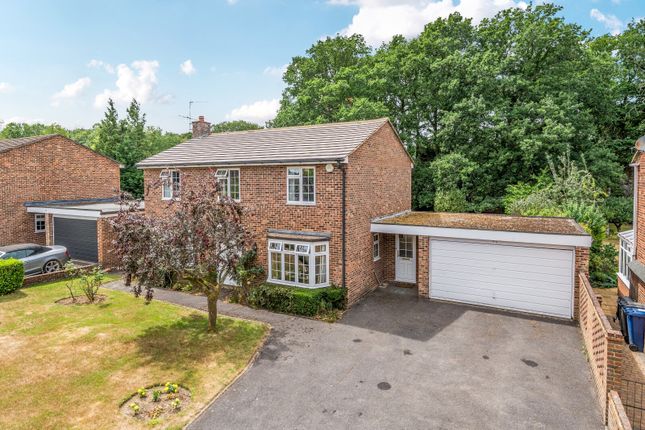 Cromwell Place, Cranleigh, GU6 4 bed detached house for sale