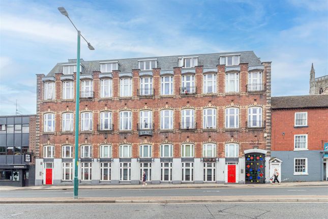 College Street, Worcester 2 bed apartment for sale