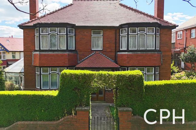 Peasholm Drive, Scarborough 5 bed house for sale