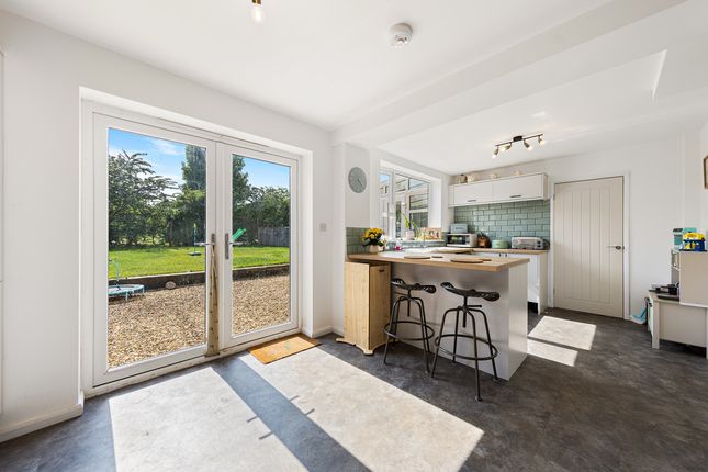 Meadow Close, Northampton, NN5 5 bed semi
