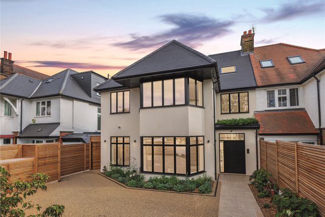 5 bedroom semi-detached house for sale