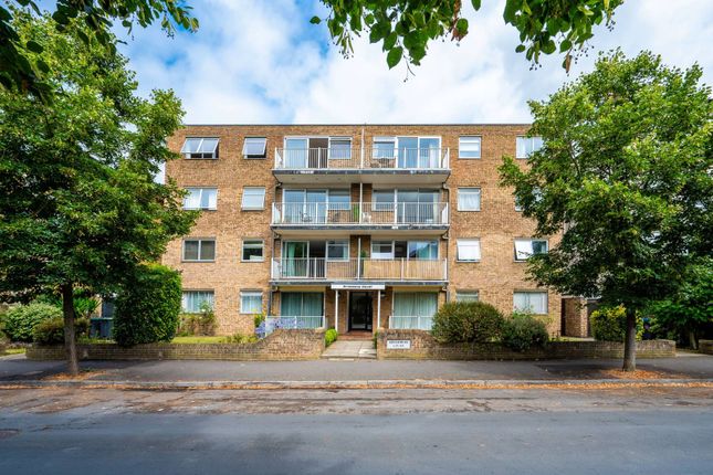 Grove Road, Surbiton, KT6 2 bed flat for sale