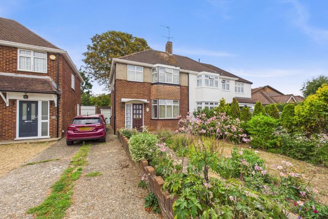 Glenfield Road, Ashford, Surrey, TW15 3 bed semi