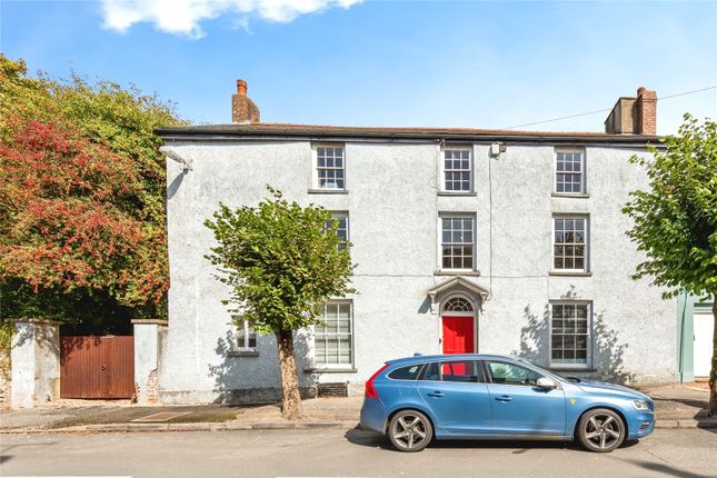 4 bedroom end of terrace house for sale